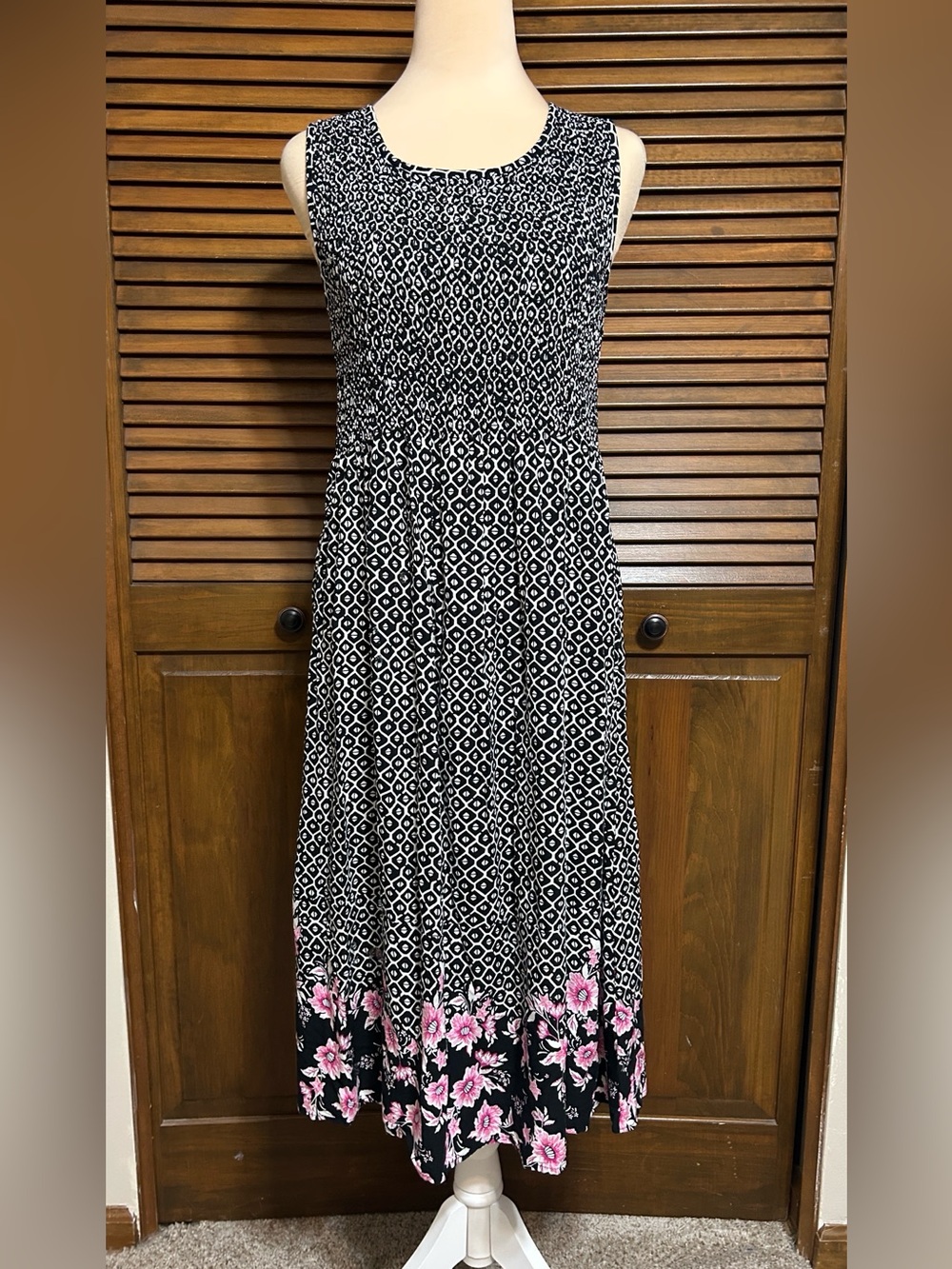 Croft & Barrow Smocked Dress Black & White Bodice Pink Floral Border at Hem